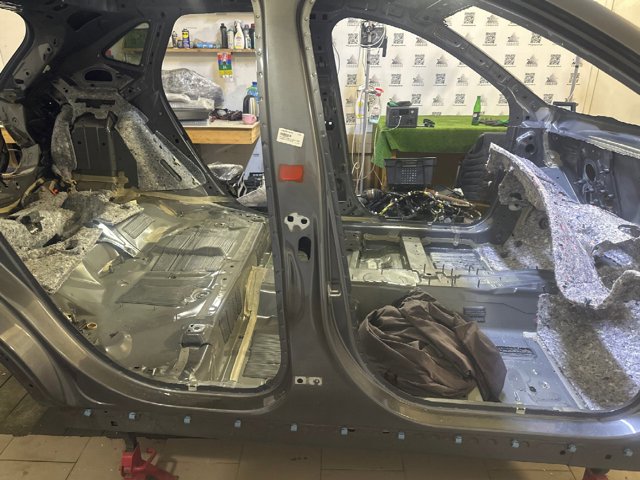 FORD LJ6Z78211A10A Боковина кузова правая в наличии Днепр