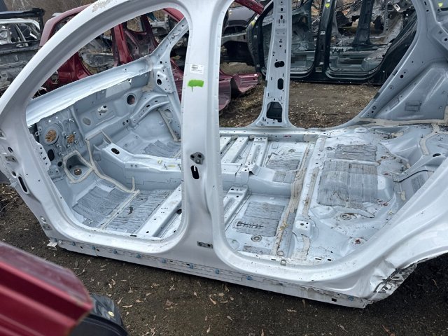 LJ6Z78211A11A Боковина кузова левая купить Киев