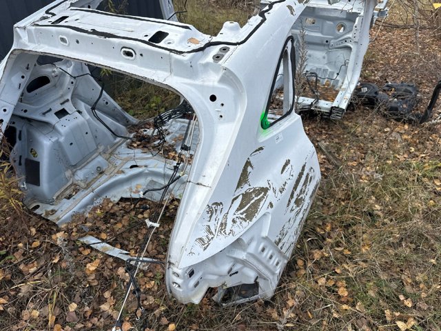 FORD LJ6Z78278A92A Крыло заднее правое в наличии Украина