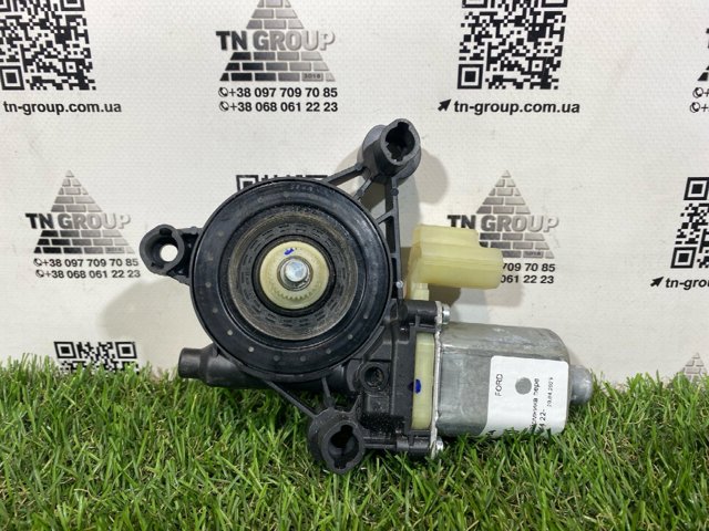 Мотор стеклоподъемника водительской двери LJ6Z9923395A FORD