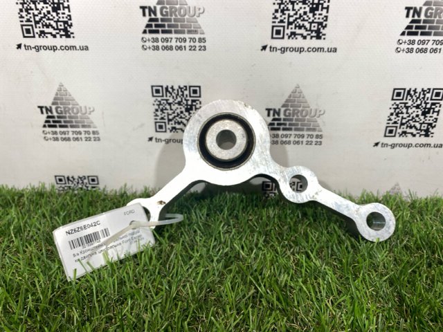 Кронштейн подушки (опоры) двигателя, задней NZ6Z6E042C FORD