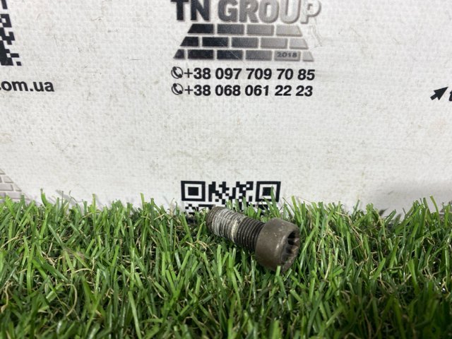 WHT009773 Болт крепления маховика купить Николаев