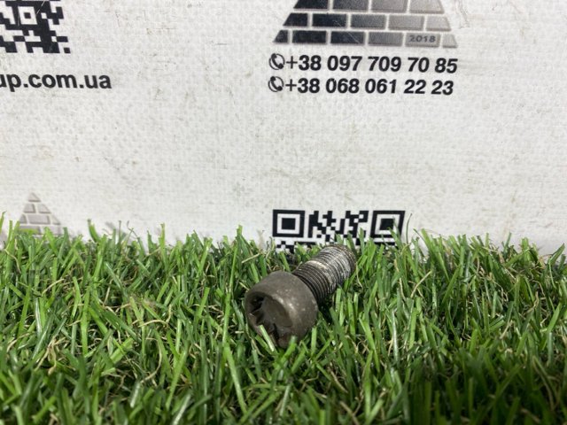 WHT009773 Болт крепления маховика купить Житомир