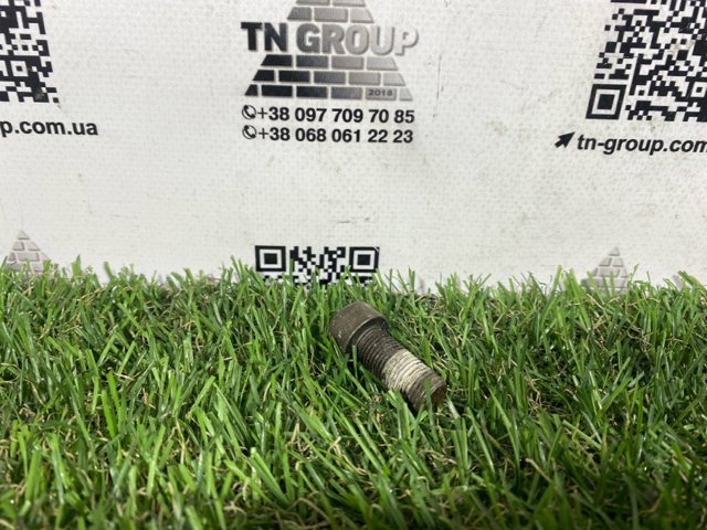 WHT009773 Болт крепления маховика купить Ирпень
