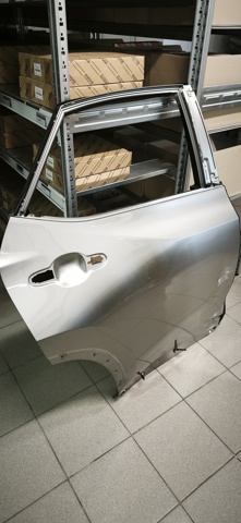 Дверь пассажирская задняя правая 6700378040 TOYOTA