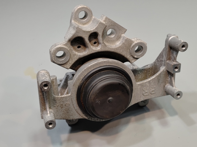 Левая опора двигателя 112206RA0A NISSAN