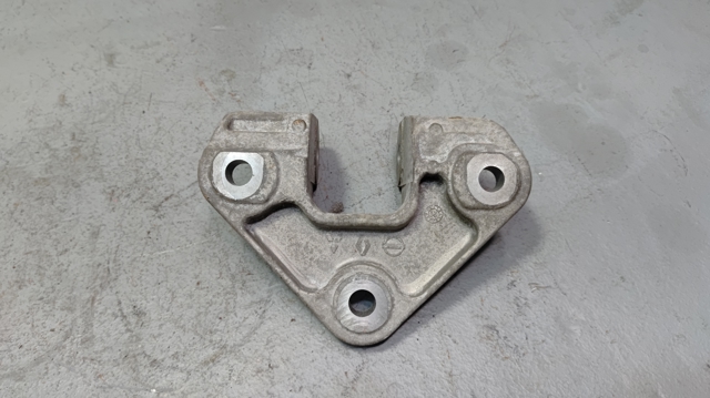 Кронштейн подушки (опоры) двигателя, задней 113326RA0A NISSAN