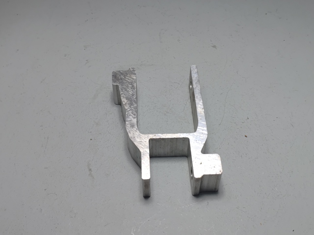 Кронштейн подушки (опоры) двигателя, задней 113326RC0A NISSAN