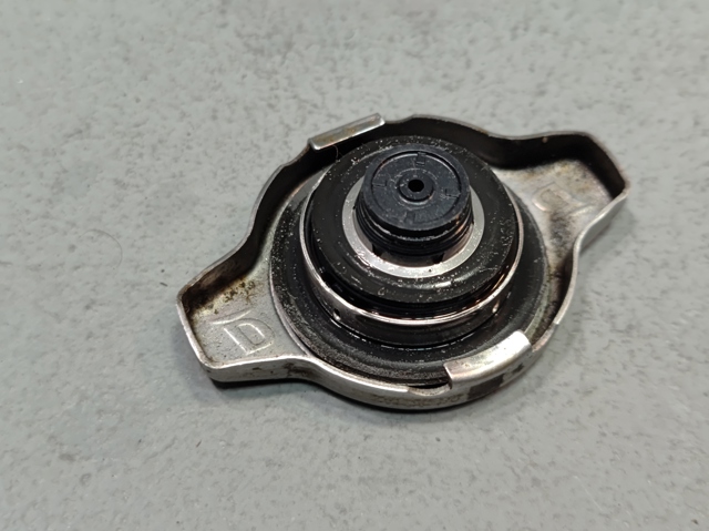 Пробка радиатора 1640131830 TOYOTA
