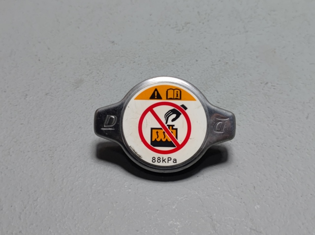 Пробка радиатора 1640136030 TOYOTA