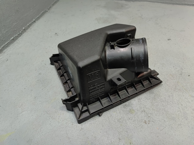 Коробка фильтра 177000P240 TOYOTA