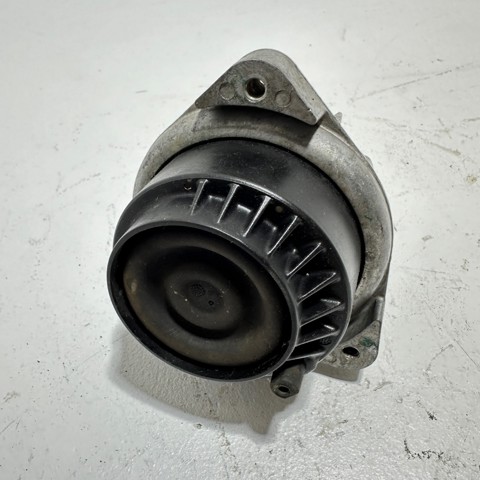 Подушка двигателя 22116777374 BMW