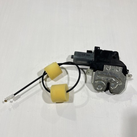 Замок крышки багажника 2217500085 MERCEDES