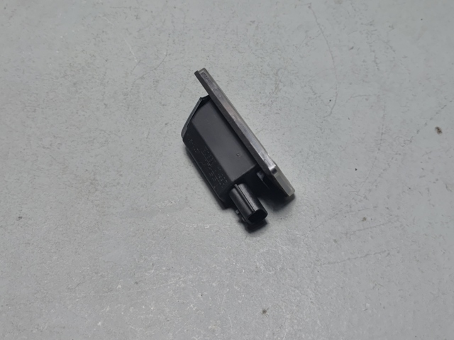Фонарь освещения номера 265108990E NISSAN