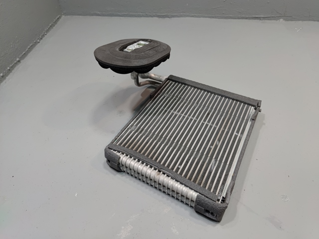 Радиатор испарителя кондиционера 272806RC0A NISSAN