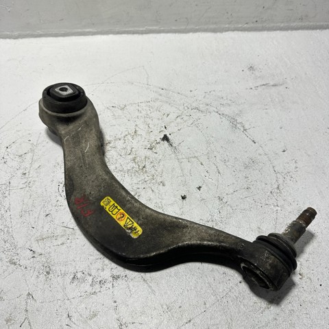 Передний нижний рычаг 31126777730 BMW