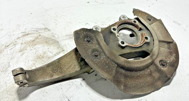 Цапфа поворотная левая 31214082761 BMW