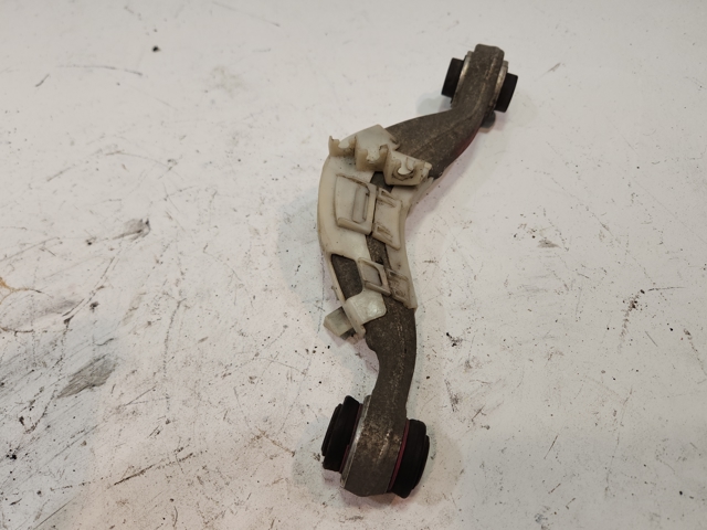 Балансир подвески задний правый 33326870536 BMW
