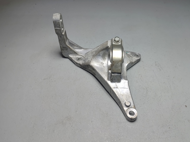 Опора подвесного подшипника передней полуоси 397806RA0B NISSAN