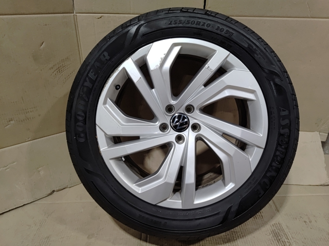 Диски 3CM601025A8Z8 VAG