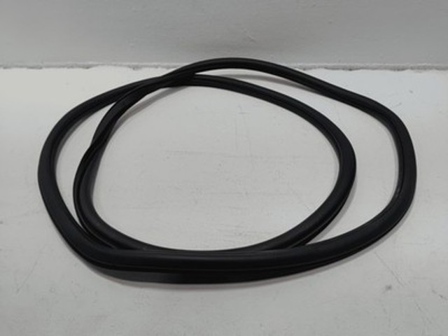 Уплотнитель двери задней, левой (на кузове) 3CN867913C5AP VAG