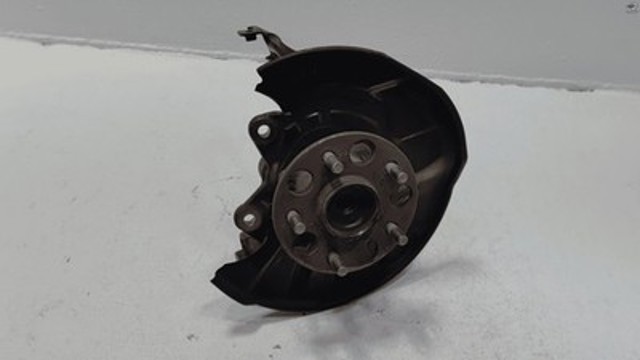 Цапфа поворотная правая 4230406270 TOYOTA
