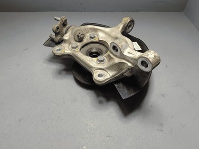 Цапфа - поворотный кулак передний, левый 432020R010 TOYOTA