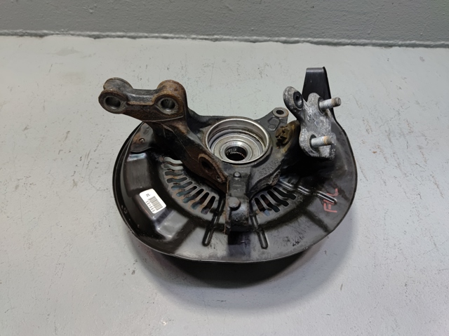 Кулак поворотный передний левый 432120E010 TOYOTA