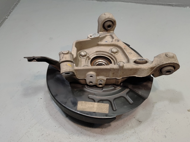 Защита тормозного диска заднего, правая 441516RA0A NISSAN