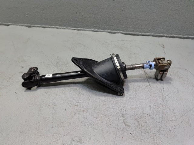 TOYOTA 4522042010 Вал рулевой колонки нижний в наличии Каменское