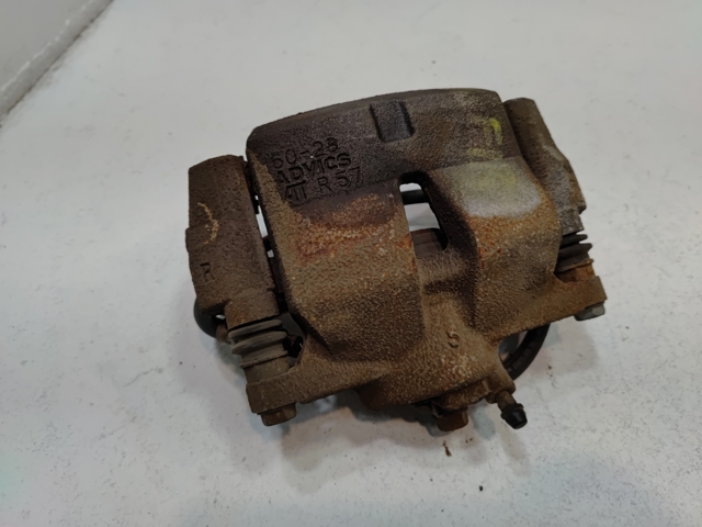 4773033381 TOYOTA Суппорт тормозной передний правый купить в Павлоград