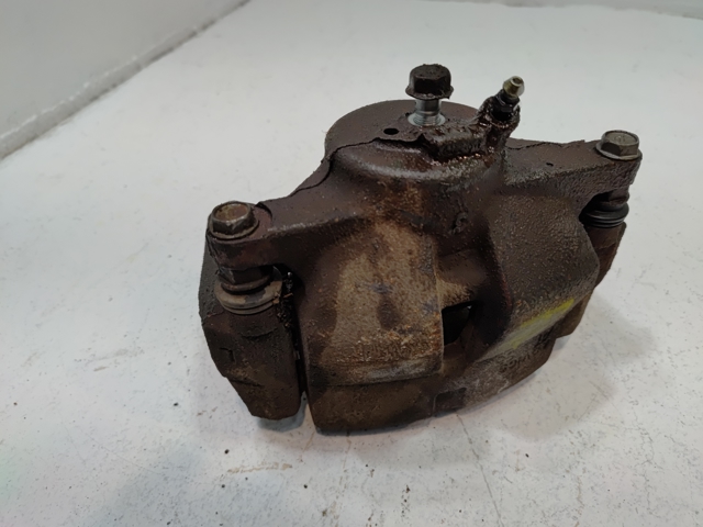 Суппорт тормозной, передний, правый 4775033311 TOYOTA