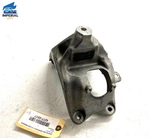 Кронштейн подушки (опоры) двигателя, правой 4M0199308CE VAG