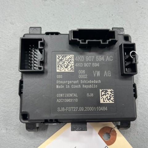 Крышка люка крыши передняя 4M0907594JZ00 VAG