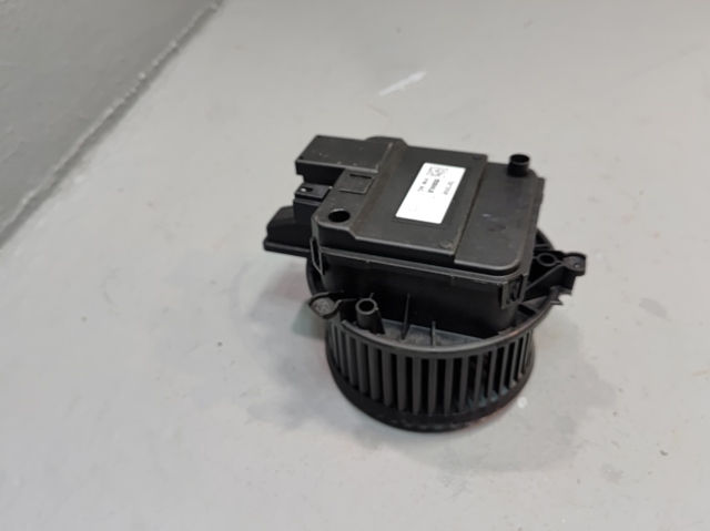 4M1820021C VAG Мотор вентилятора печки (отопителя салона) купить в Винница