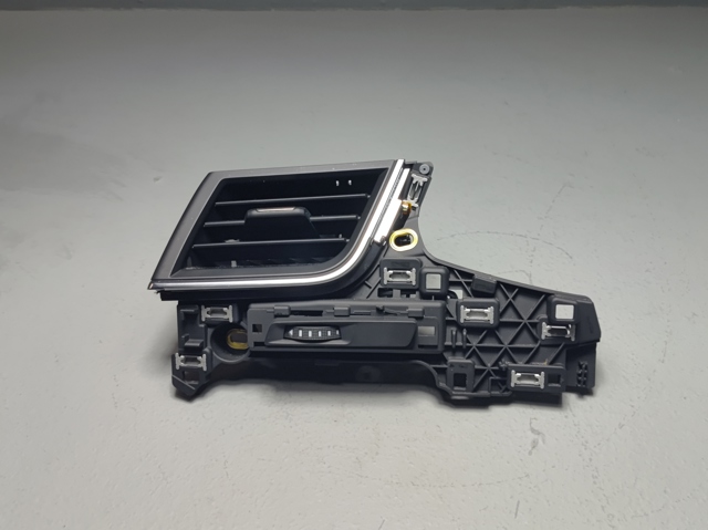 Решетка воздуховода левая 4M1820901AK6PS VAG