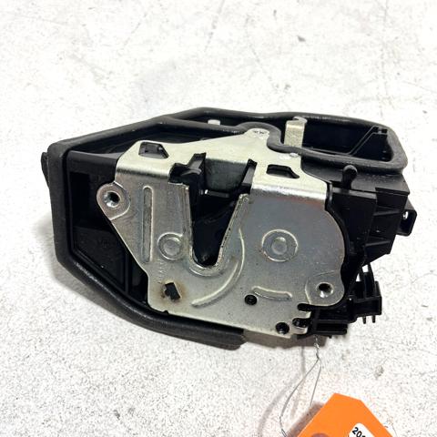 Замок задней двери, левой 51215A36F23 BMW