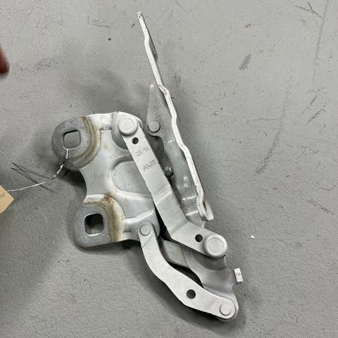 Завеса капота правая 51239805938 BMW