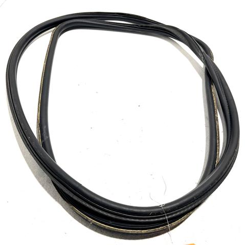 Прокладочная резинка багажника 51767260916 BMW