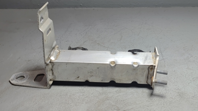 Кронштейн усилителя переднего бампера 521020R030 TOYOTA