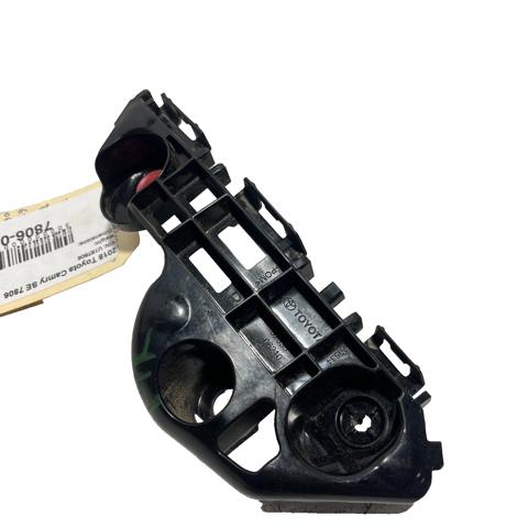 Кронштейн бампера переднего, правый 5253506210 TOYOTA