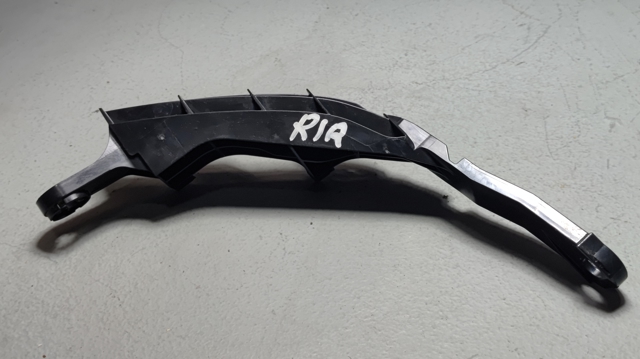 Кронштейн бампера заднего, правый 525620R070 TOYOTA