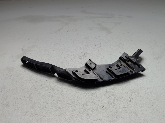 Левый кронштейн крепления бампера заднего 525630R070 TOYOTA