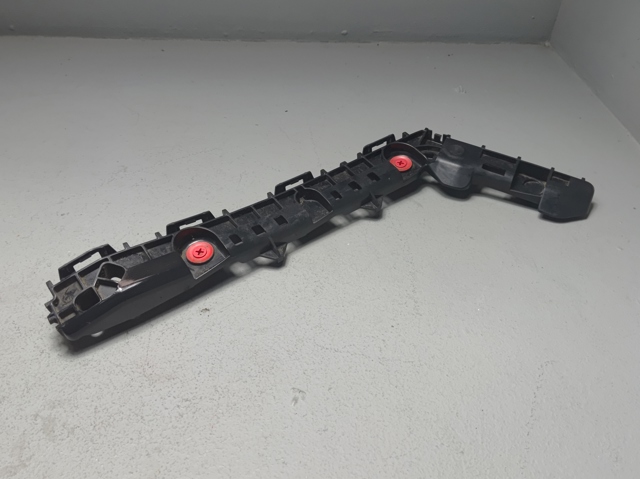 Левое крепление заднего бампера 5257602180 TOYOTA