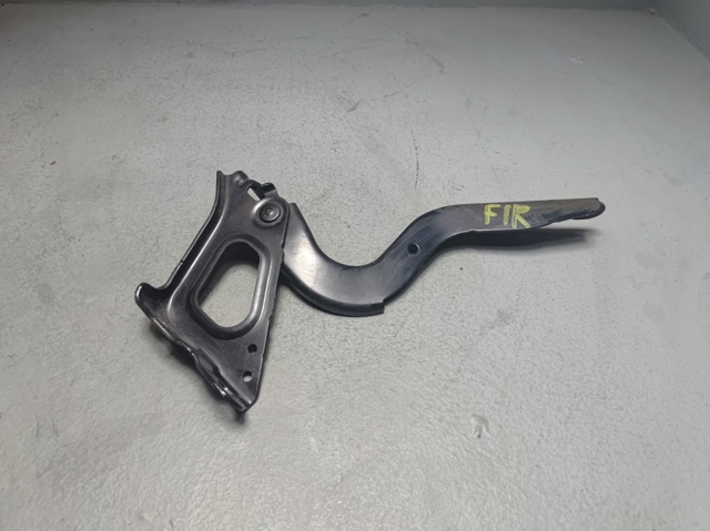 Правая петля капота  534100R080 TOYOTA