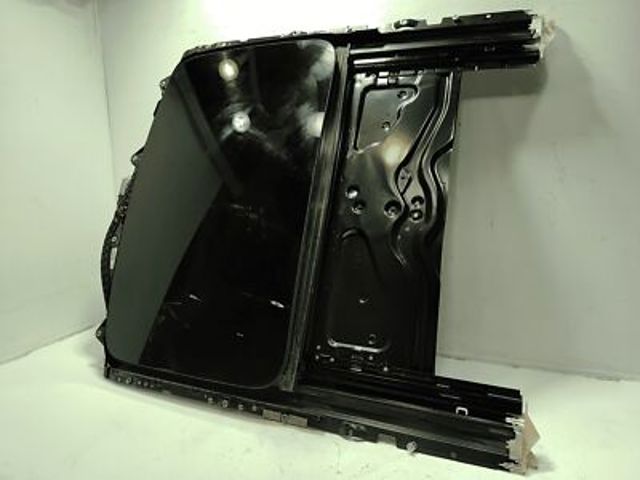 Стекло люка крыши 54107399483 BMW
