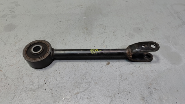 Тяга продольная задней подвески 551106RR0B NISSAN