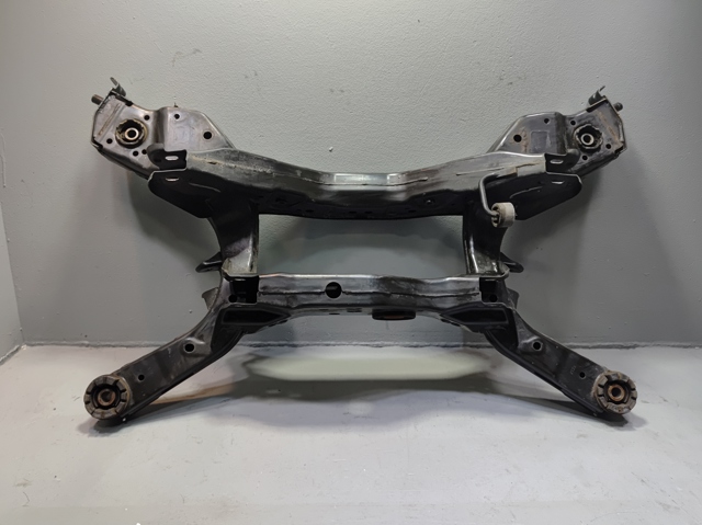 Балка задней подвески, подрамник 554006RR2B NISSAN