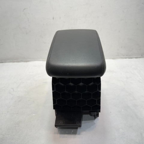 561864207S85T Крышка подлокотника купить Павлоград