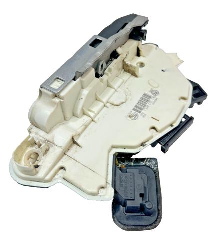 Замок двери водителя Фольксваген Гольф 6